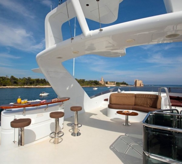 Exterior Sunbathing Area