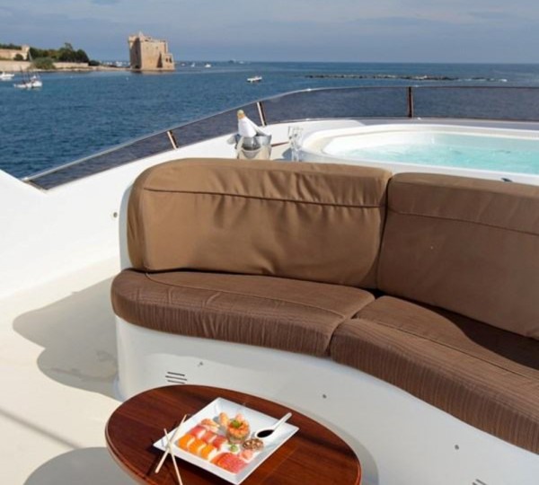 Exterior Sunbathing Area