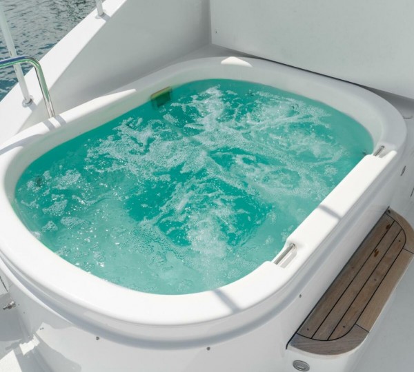 Exterior Sunbathing Area