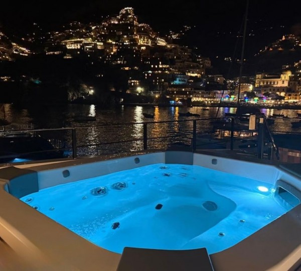 Exterior Sunbathing Area