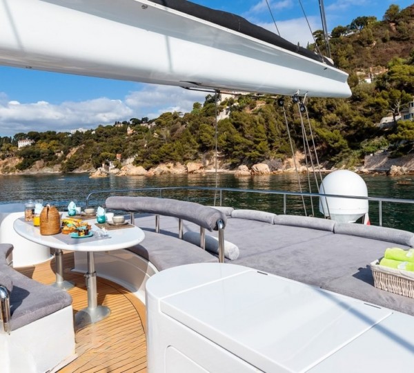 Exterior Relaxation Area With Dining