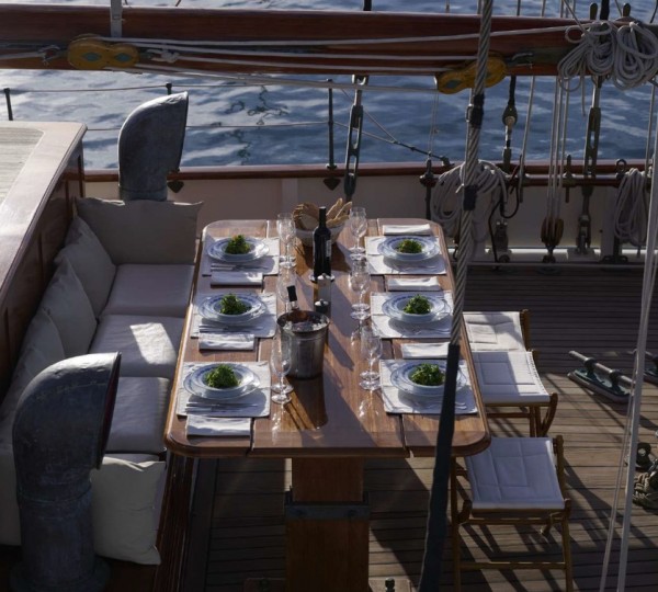 Main Deck Dining