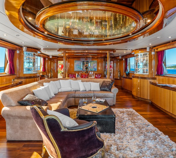 Main Salon View Forward