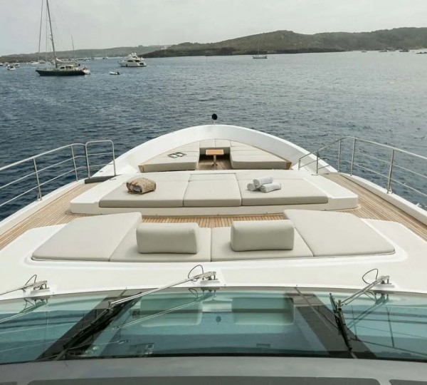 Foredeck Relaxation Area 