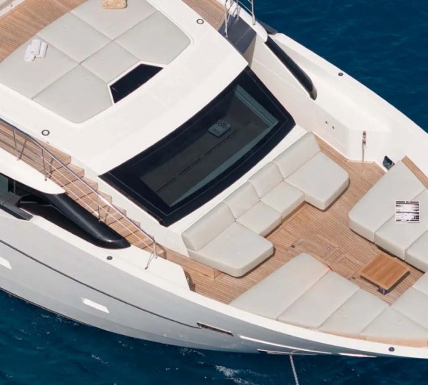 Foredeck Relaxation Area