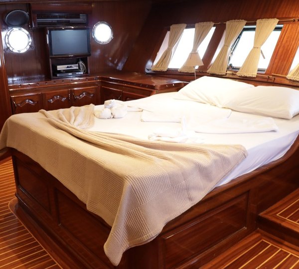 Aft master cabin