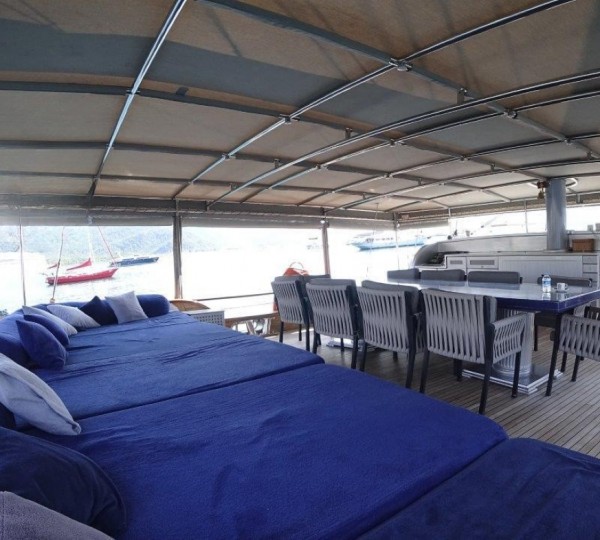 Exterior Relaxation Area With Dining