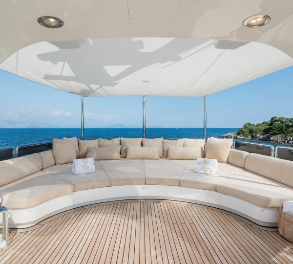 Flybridge Sunbathing Area