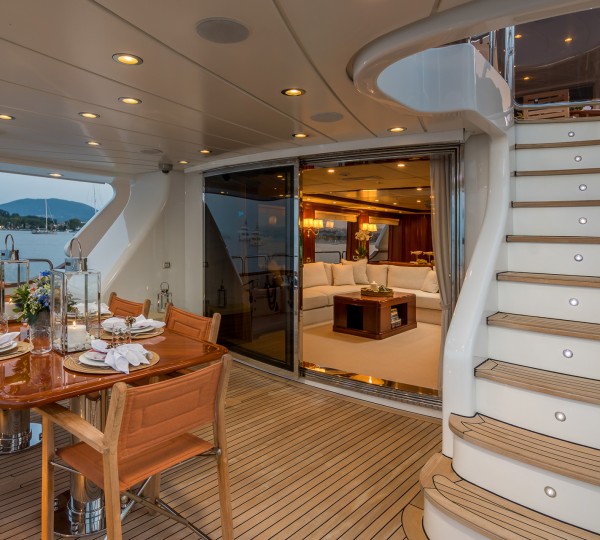Main Deck Aft Dining
