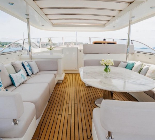 Exterior Relaxation Area With Dining