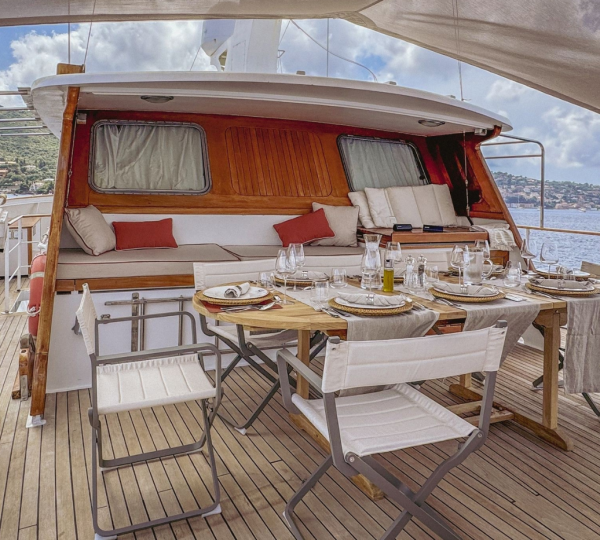 Opendeck Dining Area