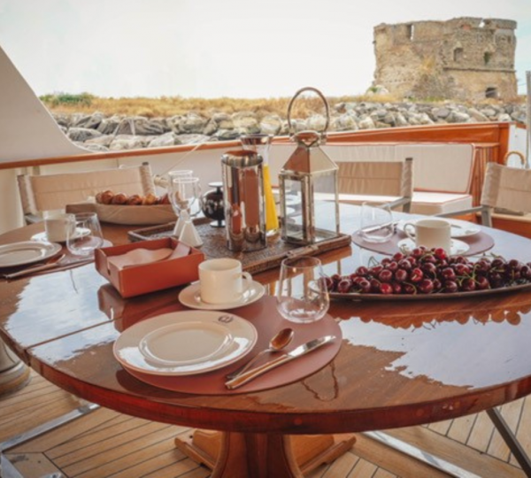 Opendeck Dining Area