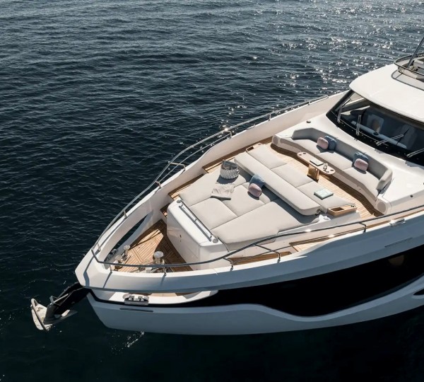 Foredeck Relaxation Area