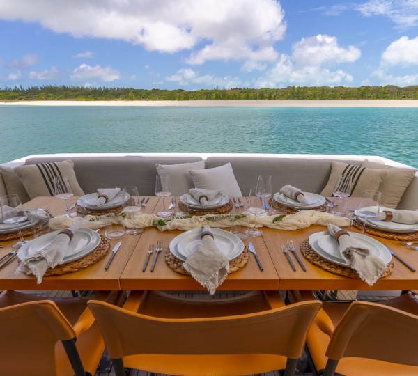 Main Deck Aft Dining