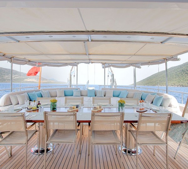 Alfresco Dining And Seating