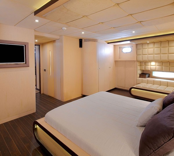 Master With Seating Area