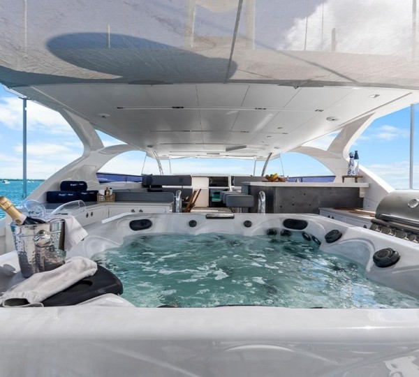 Exterior Sunbathing Area