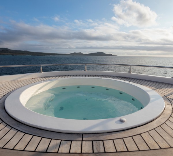 Exterior Sunbathing Area