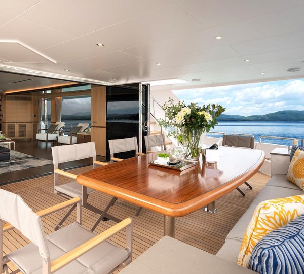 Aft Deck Alfresco Dining