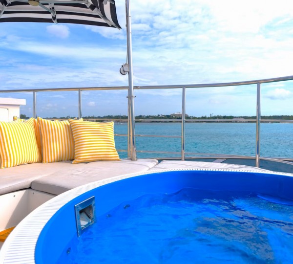 Exterior Bathtub With Sea Views