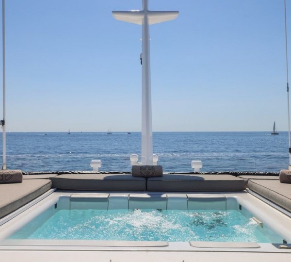 Exterior Sunbathing Area