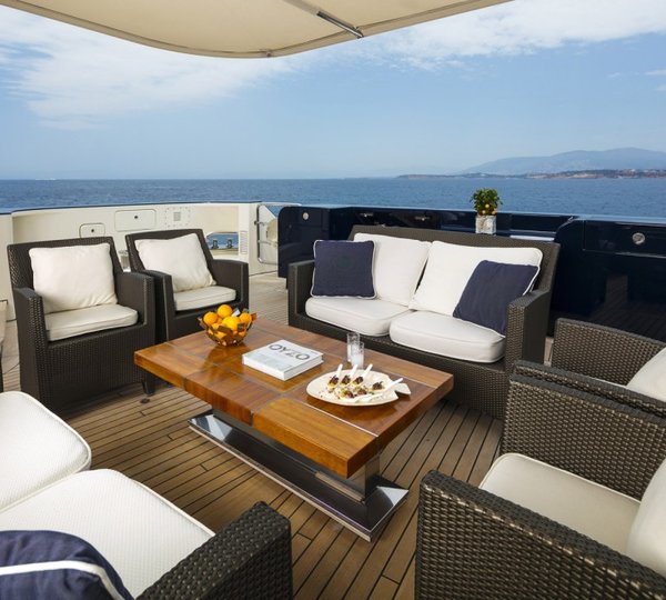 Exterior Living Spaces  00001