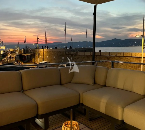 Exterior Relaxation Area