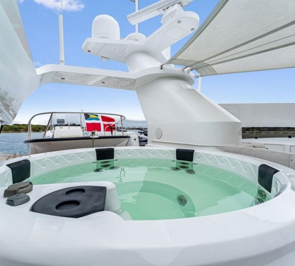 Exterior Sunbathing Area