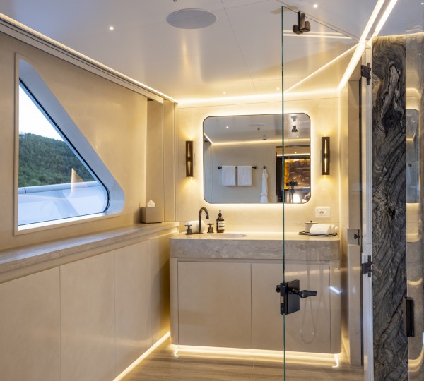Master Ensuite Bathroom