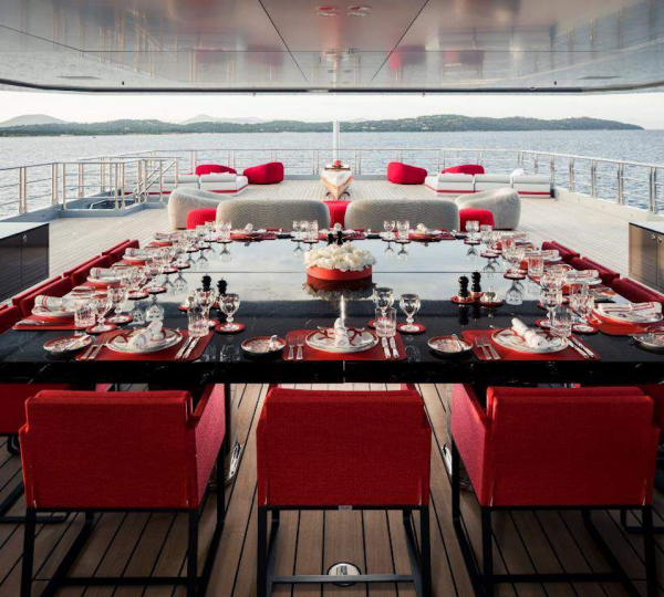 Upper Deck - Alfresco Dining