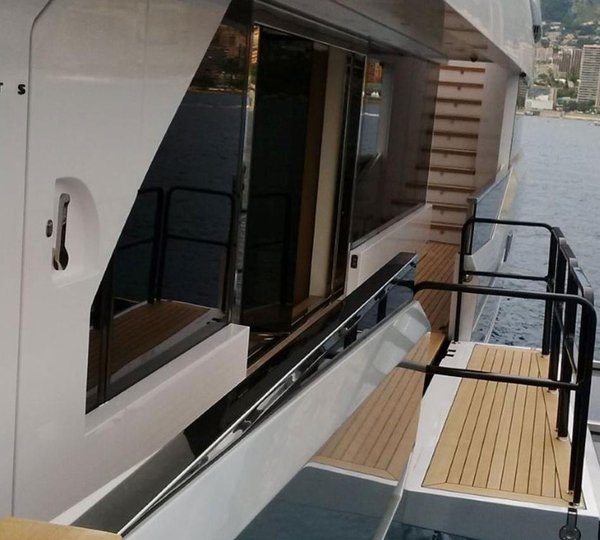 Fold-out Balcony Detail