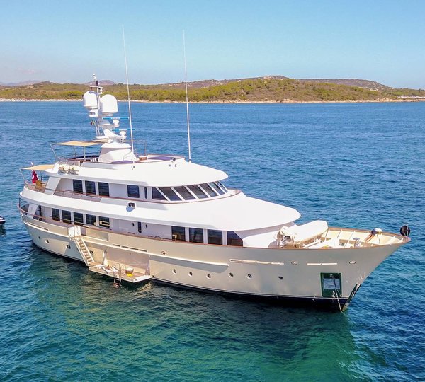 38m Hakvoort Yacht Profile