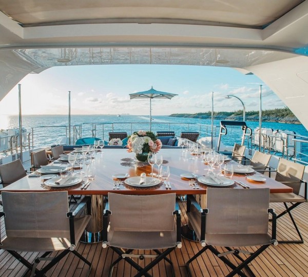 Al Fresco Dining Set Up