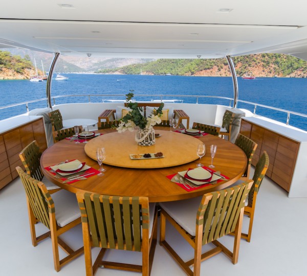 Alfresco Dining On Sun Deck