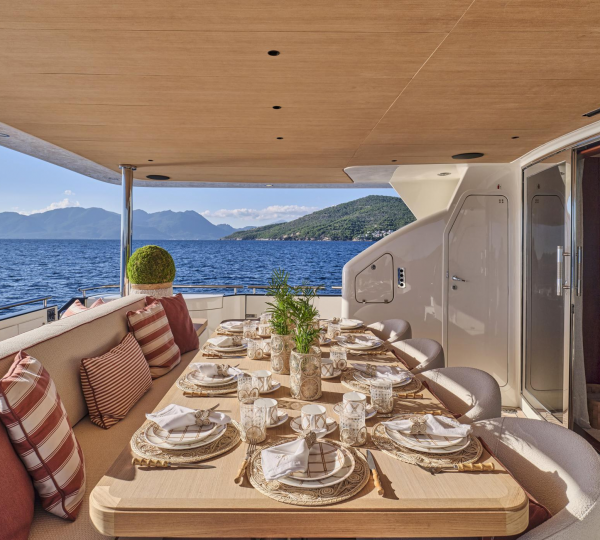 Opendeck Dining Area