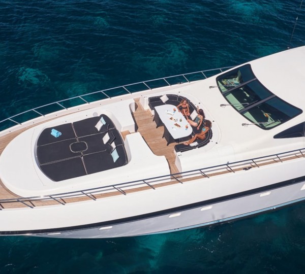 Foredeck Seating Area