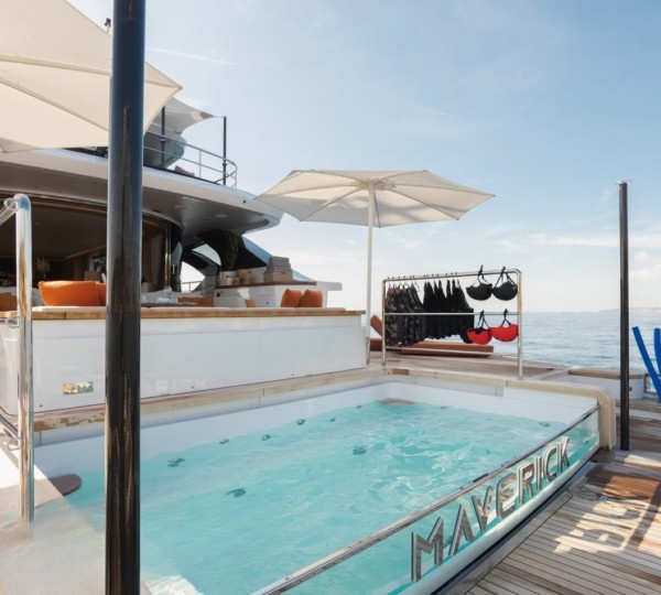 Exterior Sunbathing Area