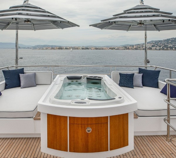 Exterior Sunbathing Area