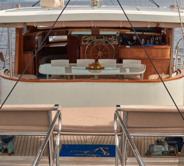 Aft Deck Seating