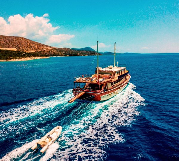 M/S LOVE BOAT - Stern view