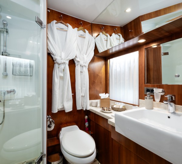 Guest Suite Bathroom