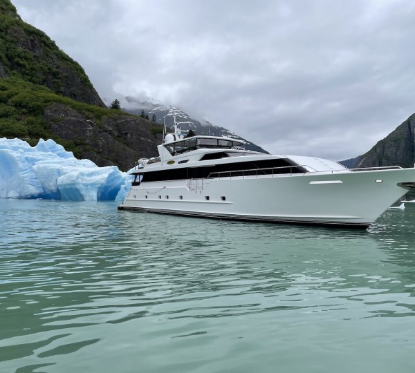 Luxury Motor Yacht Blackwood