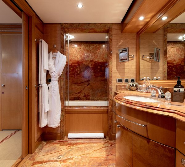 Ensuite Guest Bathroom