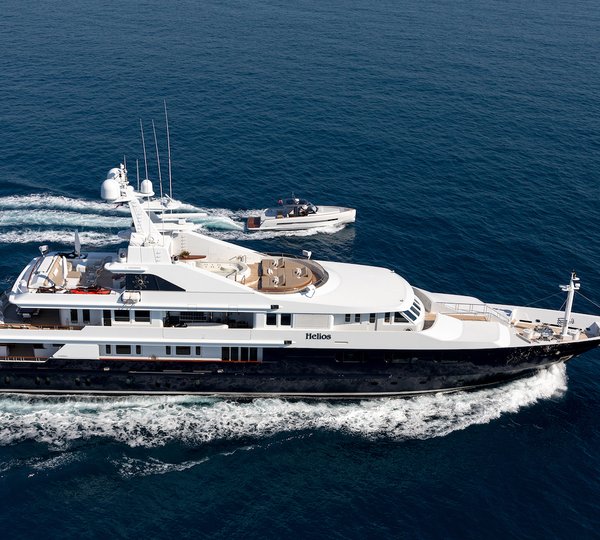 Aerial Running With Tender