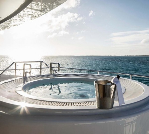 Exterior Sunbathing Area