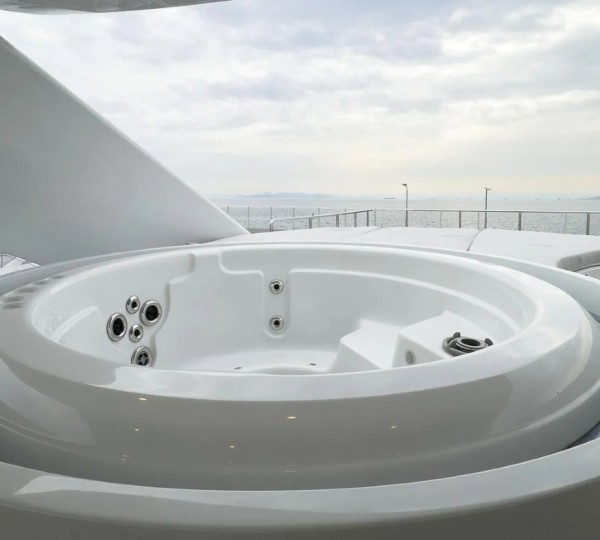 Exterior Sunbathing Area