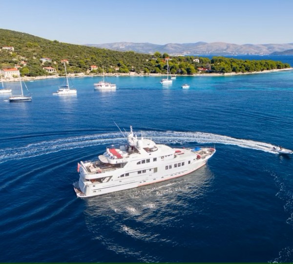 Luxury Superyacht METSUYAN IV