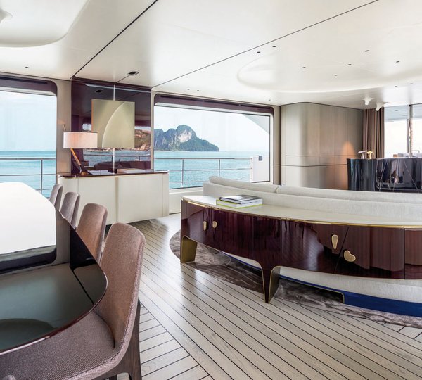 Saloon With Dining Area