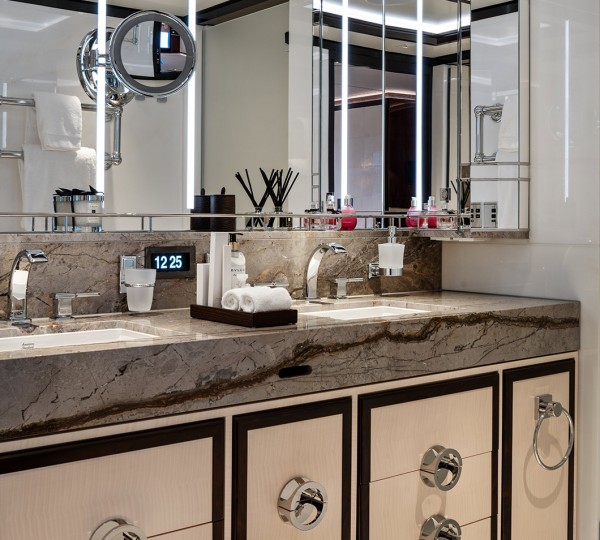 Double Ensuite Bathroom