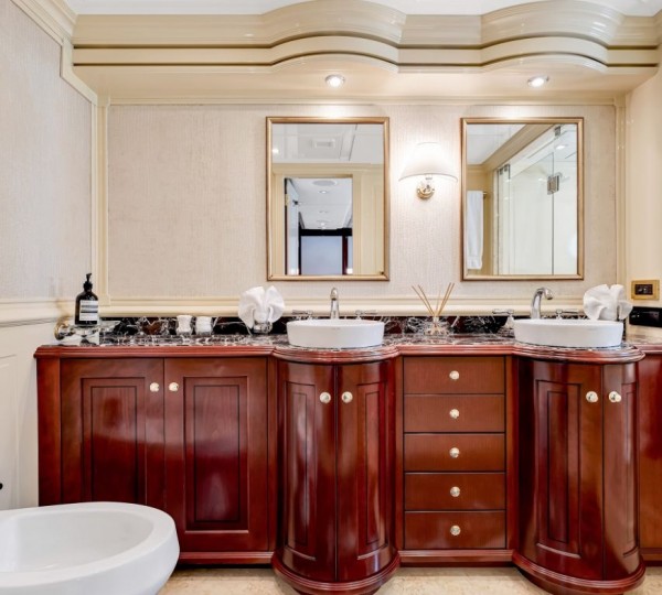 Guest Suite Attached Bathroom